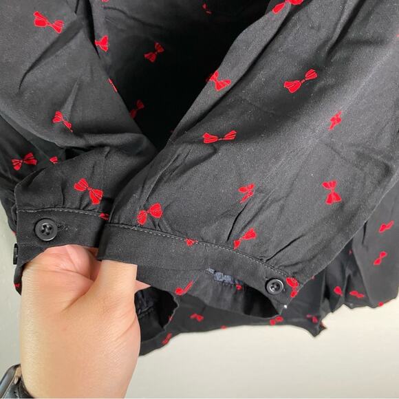 Torrid Red Bow Print Rayon Twill Tie Neck Peasant Top 3X NWT Tossed Bows - Picture 7 of 14